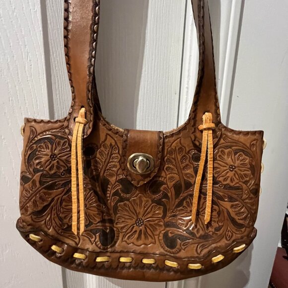 GREAT CONDITION~ Beautifully Handcrafted Leather Shoulder Bag - Picture 4 of 7